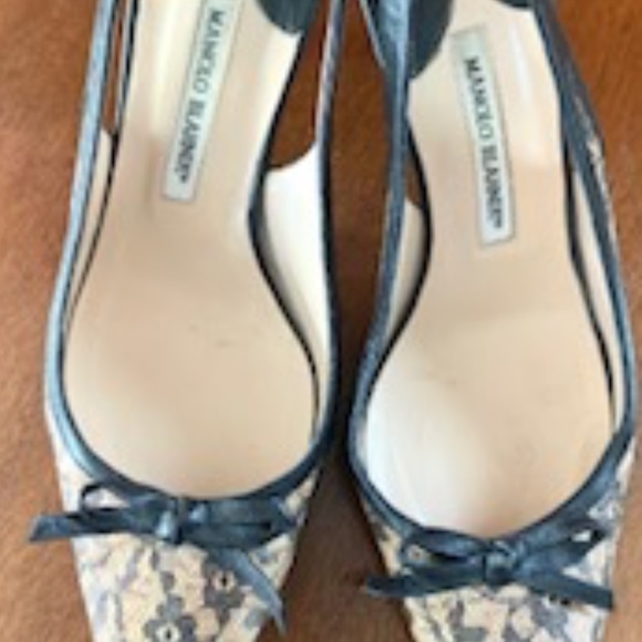 Manolo Blahnik Lace slingback - Picture 3 of 5